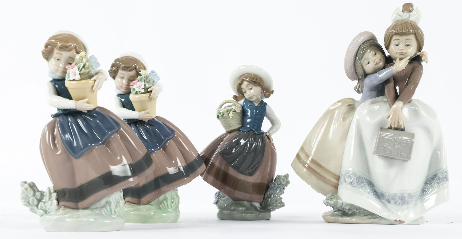 LLADRO PORCELAIN FIGURINES - LOT OF 4 (1 of 5)
