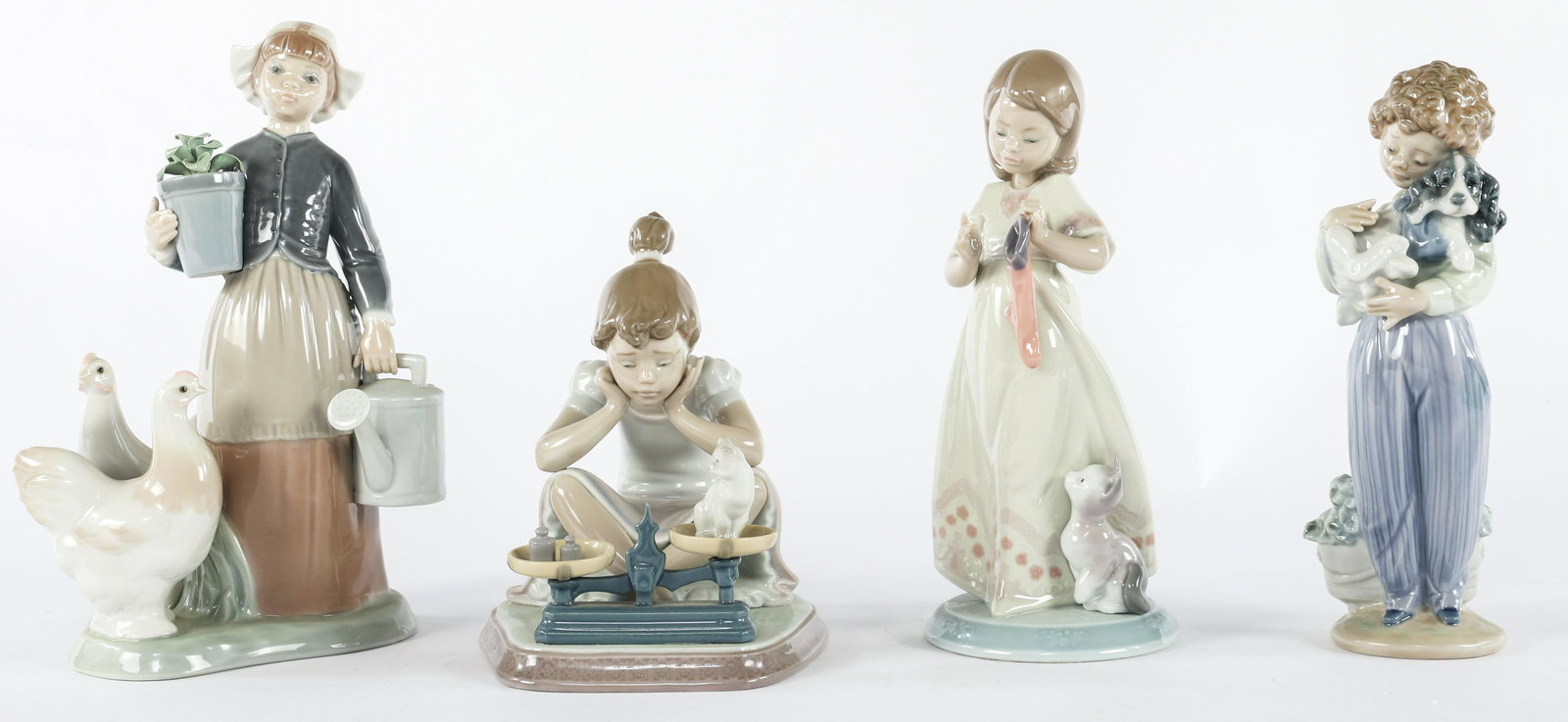 LLADRO PORCELAIN FIGURINES - LOT OF 4 (1 of 5)
