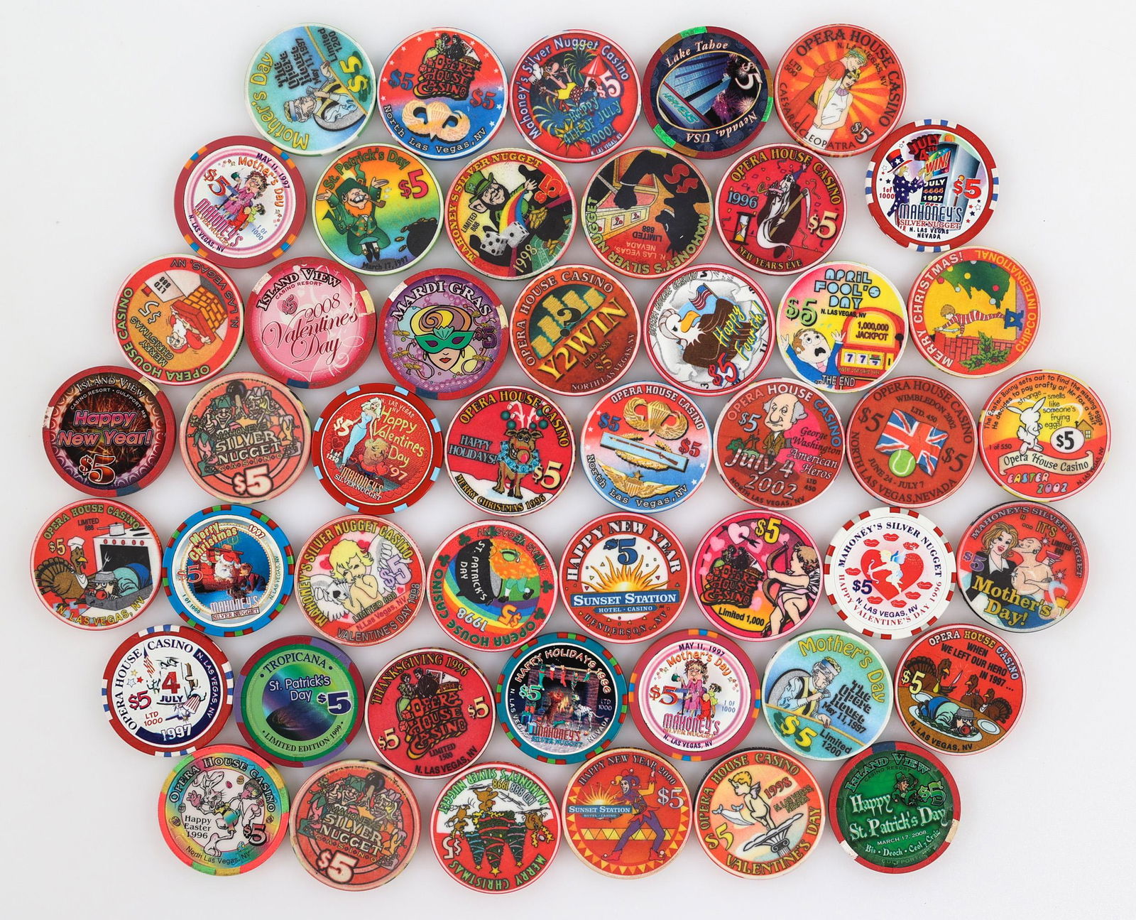 NEVADA $5 HOLIDAY CASINO CHIPS (1 of 2)