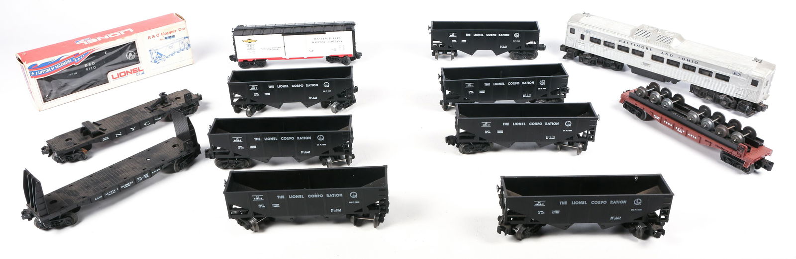 LIONEL O GAUGE MODEL TRAIN AND TRACKS - LOT OF 13: LIONEL O GAUGE MODEL TRAIN AND TRACKS - LOT OF 13 Lionel O gauge model trains and tracks to include: B & O #9110 Hopper M.R.S. #9483, Box car Pennsylvania #16389, Flatcar with