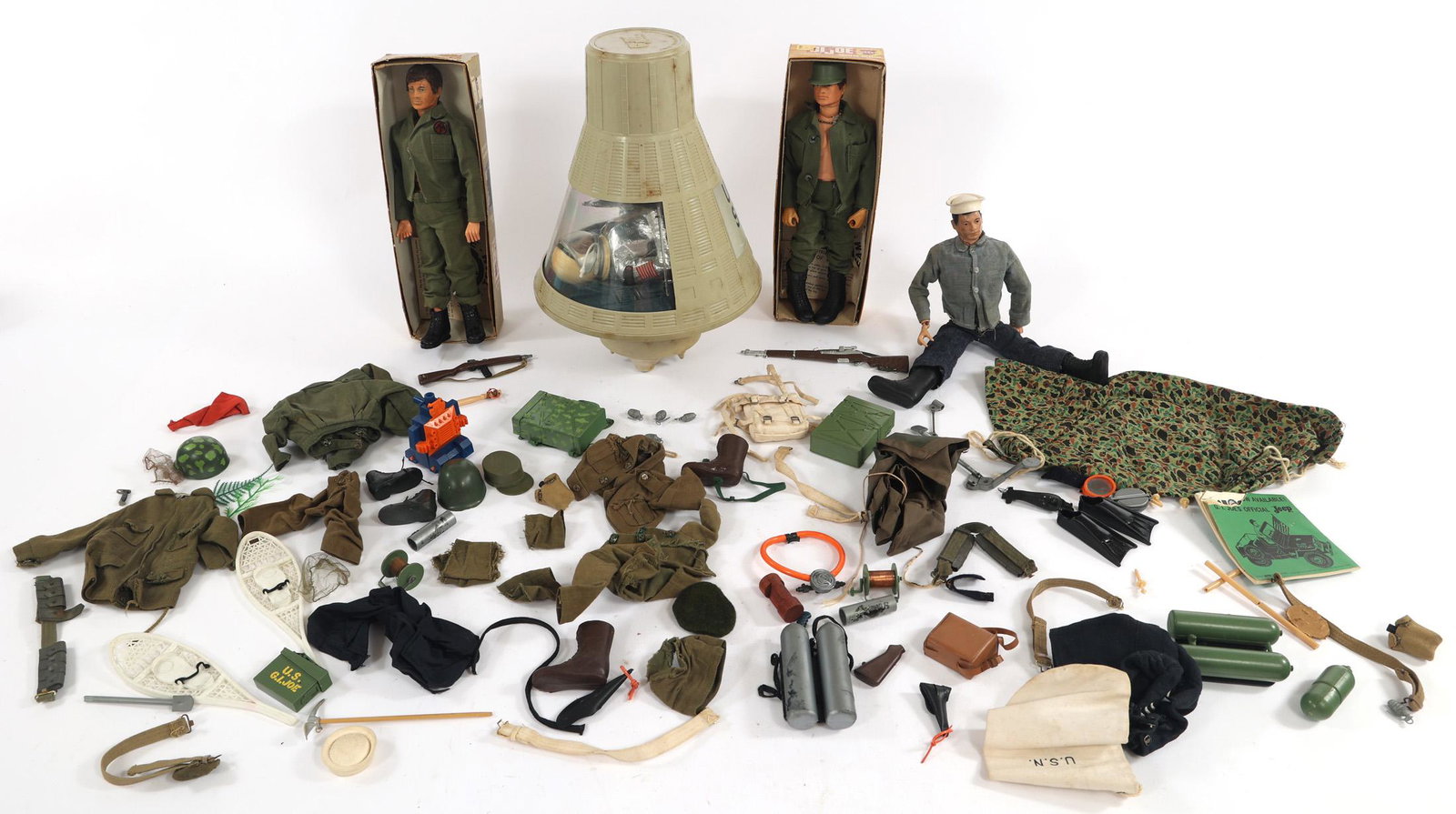 HASBRO GI JOE ACTION FIGURES AND ACCESSORIES: HASBRO GI JOE ACTION FIGURES AND ACCESSORIES Hasbro GI Joes action figures and accessories, includes: Action Sailor figurine without box. Figurine 7500 with box. Missing hat and dog tag. Box is discol