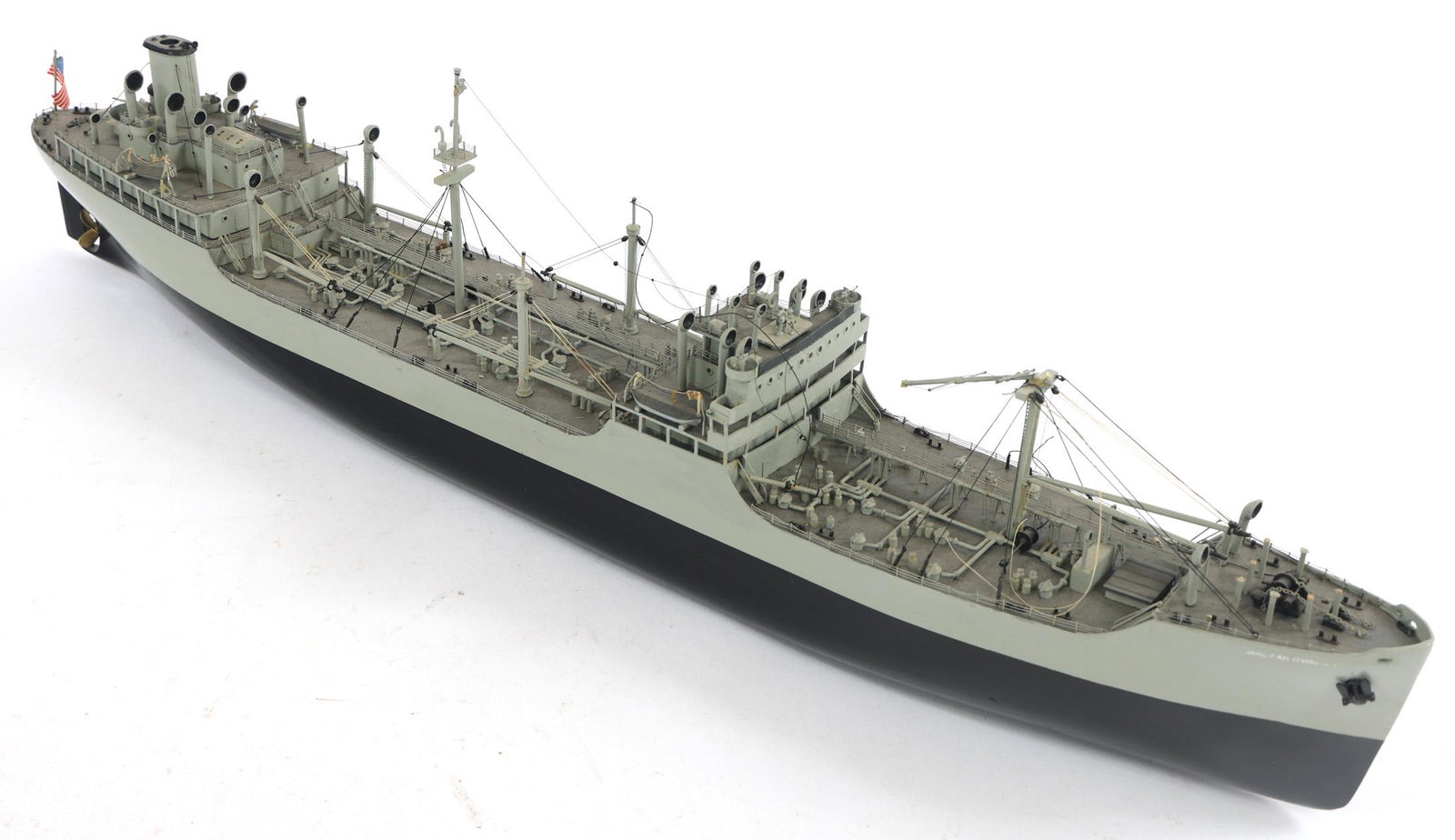 SS JEREMIAH O'BRIEN WWII T2 TANKER SHIP MODEL: SS JEREMIAH O'BRIEN WWII T2 TANKER SHIP MODEL Model of WWII T2 tanker ship "SS Jeremiah O'Brien". Made of wood with metal accents. Size: 33.5 x 8.5 x 4.5"