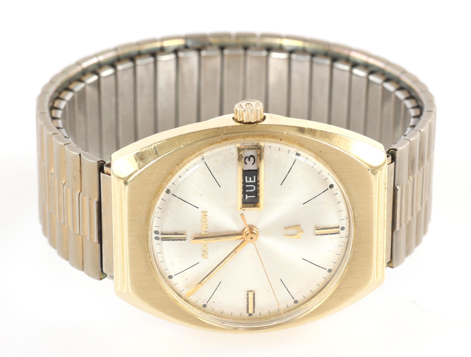 BULOVA ACCUTRON 14K YELLOW GOLD CASE WRIST WATCH: BULOVA ACCUTRON 14K YELLOW GOLD CASE WRIST WATCH Bulova Accutron 14K yellow gold case wrist watch. Stainless steel Speidel band Baton markers Serial #: G834442 <
