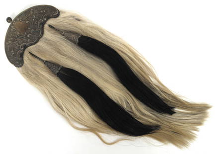 SCOTTISH HORSE HAIR DRESS SPORRAN BY L.C. & CO.: SCOTTISH HORSE HAIR DRESS SPORRAN BY L.C. & CO.  Scottish horse hair dress sporran by&nbsp;L.C. &amp; Co.&nbsp;Frame and caps are nickel, backing for the horse hair is leather.&nbsp; Size: 19 x 7"