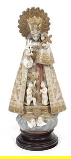 LLADRO HOLY MARY PORCELAIN 1394 FIGURINE: LLADRO HOLY MARY PORCELAIN 1394 FIGURINE Lladro porcelain Holy Mary 1001394 figurine with wood base. Size: 16 x 8" with base