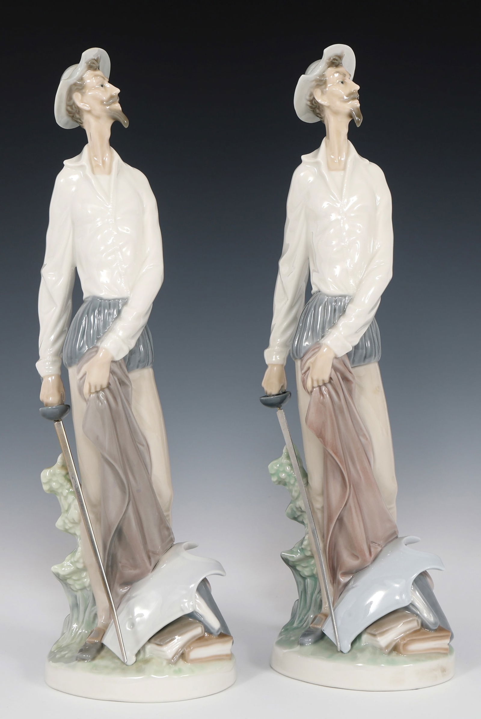 LLADRO DON QUIXOTE STANDING PORCELAIN FIGURINES 4854: LLADRO DON QUIXOTE STANDING PORCELAIN FIGURINES 4854 Two Lladro "Don Quixote Standing" #4854 porcelain figurines. Size: 12"
