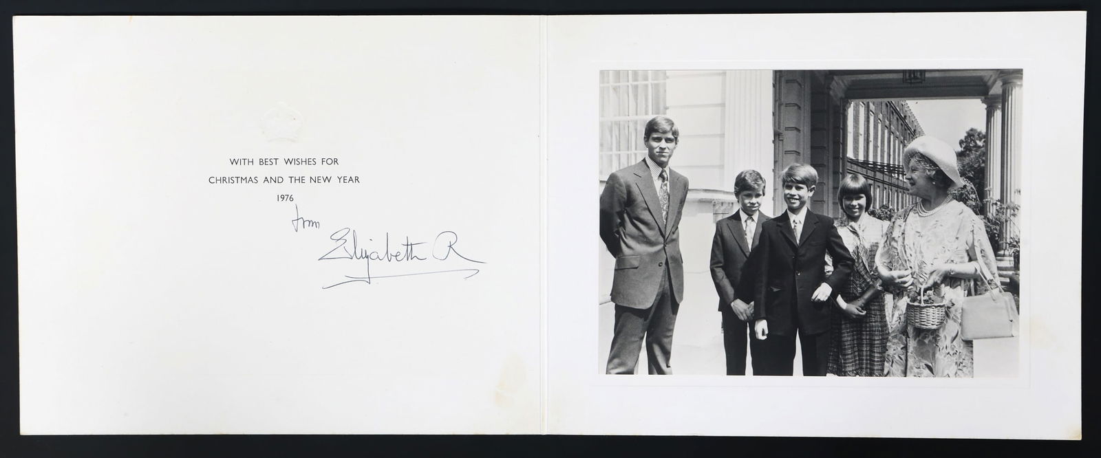 1976 ELIZABETH QUEEN MOTHER SIGNED CHRISTMAS CARD (1 of 5)