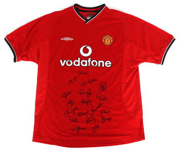 MANCHESTER UNITED 02'-03' AUTOGRAPHED JERSEY: MANCHESTER UNITED 02'-03' AUTOGRAPHED JERSEY Manchester soccer jersey with 18 signatures from 2002-2003 team. All signed in black marker. Size L. Some signatures include: Diego Forlán&nb