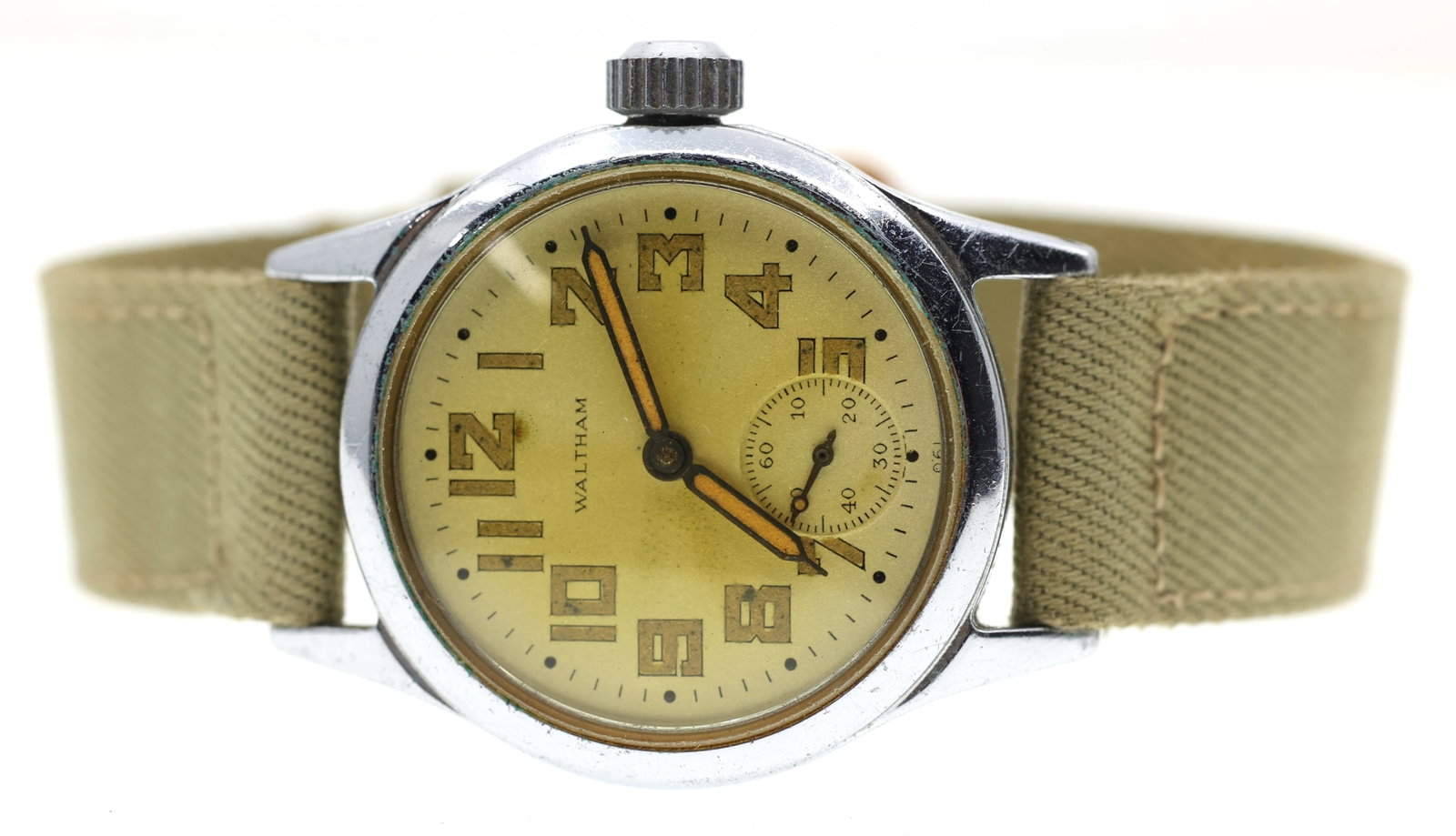 WALTHAM 1940s MILITARY ORD. DEPT. MECHANICAL WRISTWATCH: WALTHAM 1940s MILITARY ORD. DEPT. MECHANICAL WRISTWATCH Men's 1940s Waltham military issue Ordinance Department mechanical wristwatch: Arabic numerals OF-500868 Canvas band