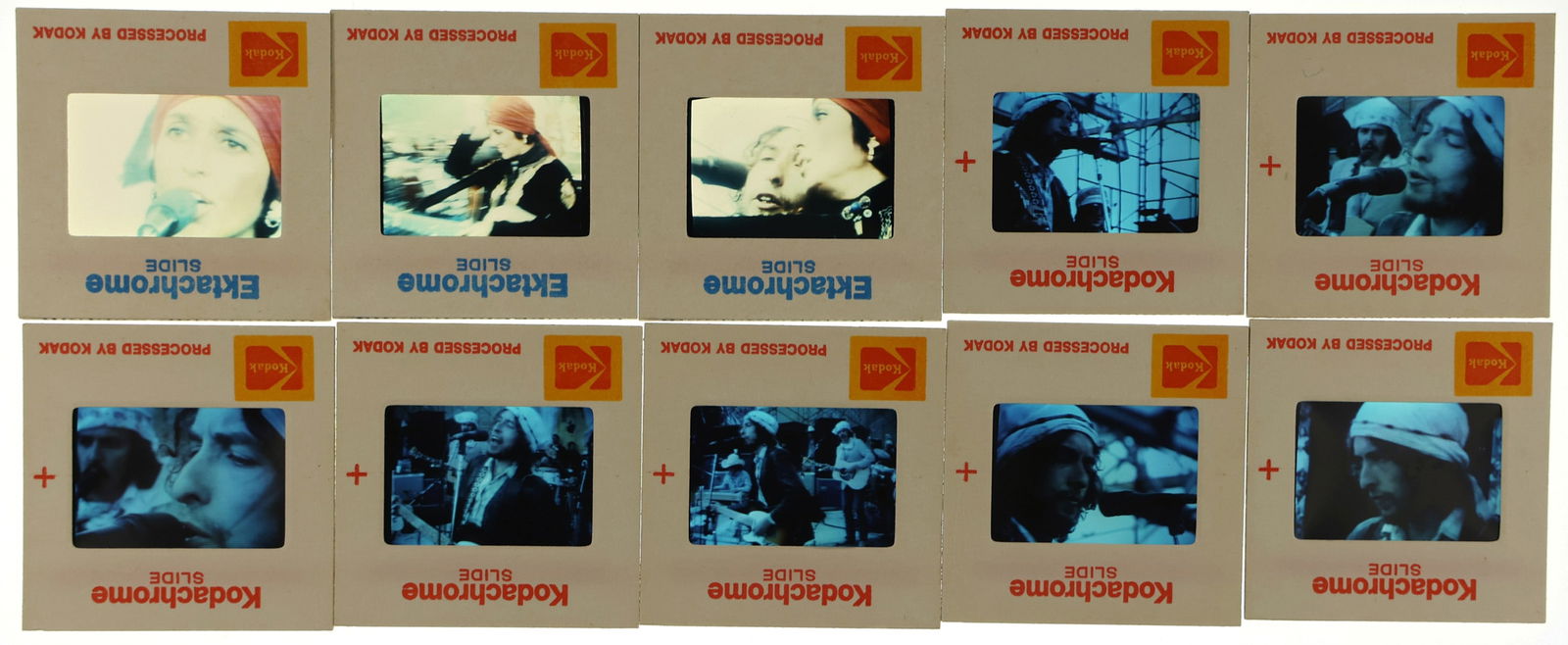 ORIGINAL EKTACHROME SLIDES - BOB DYLAN & JOAN BAEZ 1976: ORIGINAL EKTACHROME SLIDES - BOB DYLAN & JOAN BAEZ 1976 Ektachrome slides of musicians Bob Dylan and Joan Baez performing on stage in September 1976. Created by the photographer from their original ne