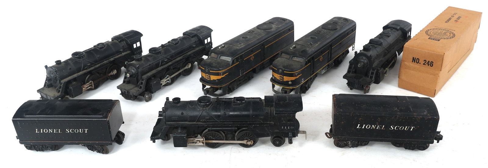 LIONEL "O" GAUGE MODEL TRAIN LOCOMOTIVES & TENDERS (1 of 14)