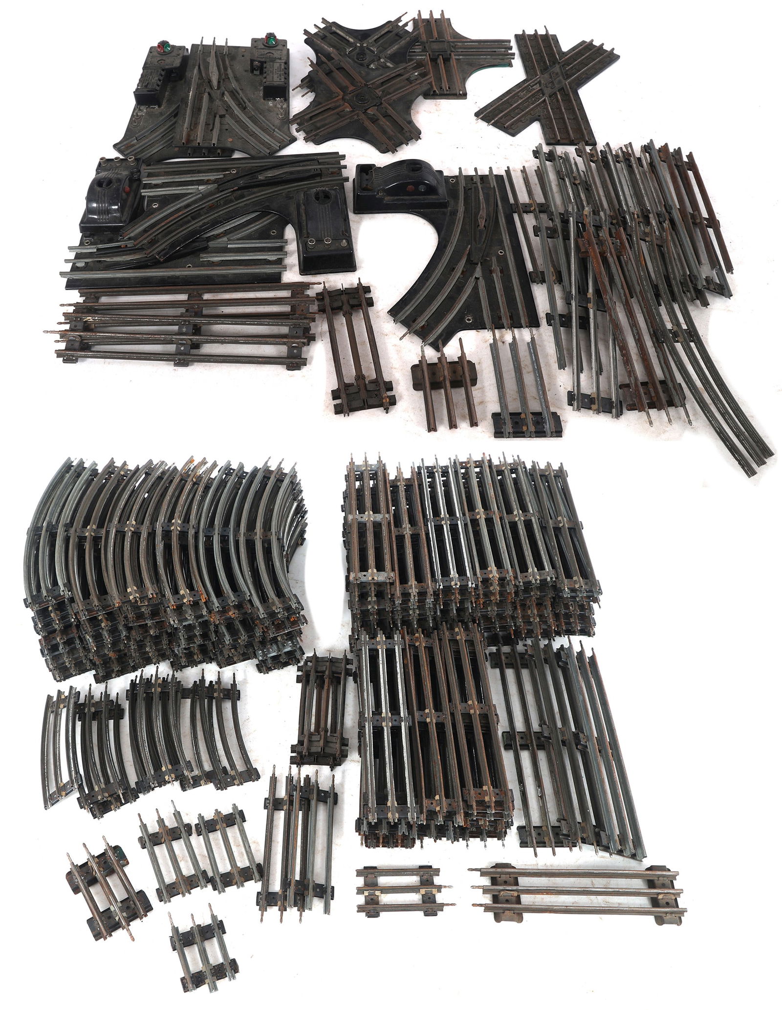 O & O27 GAUGE MODEL TRAIN TRACKS (1 of 12)