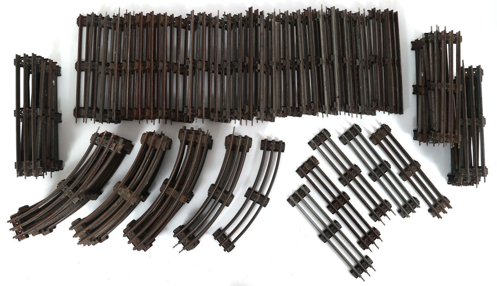 LIONEL & MORE O & O27 GAUGE MODEL TRAIN TRACKS (1 of 6)