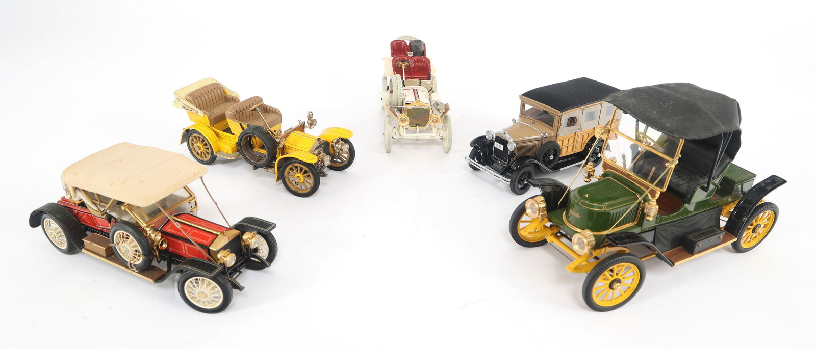 MODEL CARS 1:32 SCALE (1 of 9)