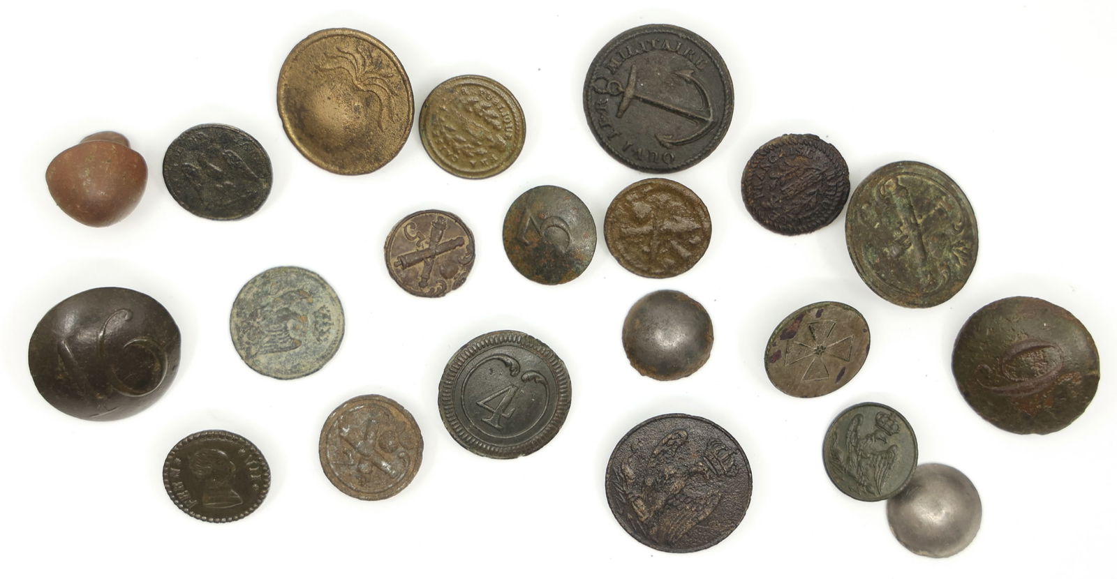 DUG RELIC UNIFORM BUTTONS (1 of 4)
