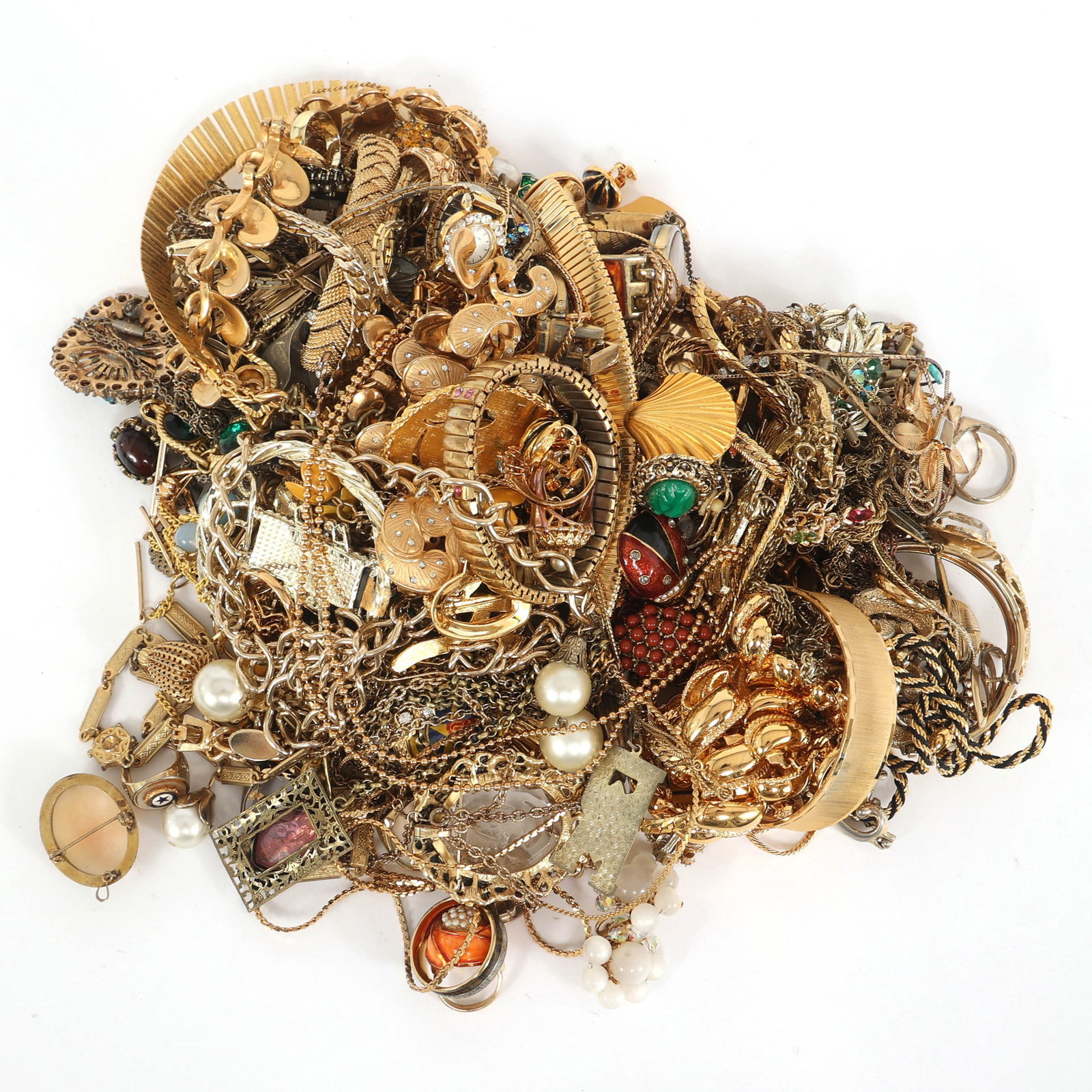 GOLD-TONE COSTUME FASHION JEWELRY: GOLD-TONE COSTUME FASHION JEWELRY Gold-tone costume fashion jewelry includes: Rings Necklaces Bracelets Earrings Weight: 6 lbs