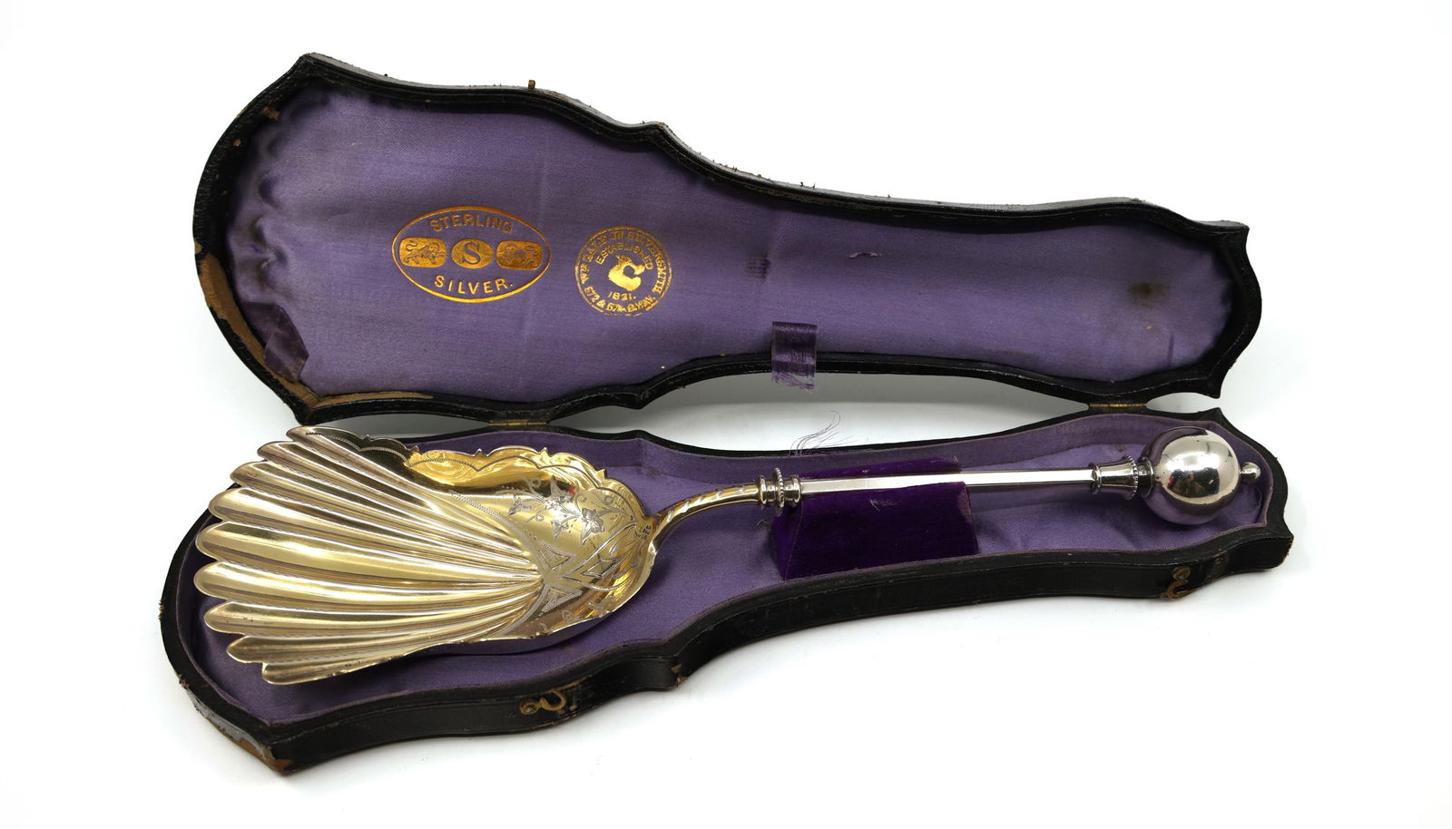 19TH C. STERLING SILVER GEORGE SHARP SERVING SHOVEL: 19TH C. STERLING SILVER GEORGE SHARP SERVING SHOVEL 19th century English sterling silver George Sharp serving shovel with gold-wash bowl and ball finial handle. Includes original presentatio