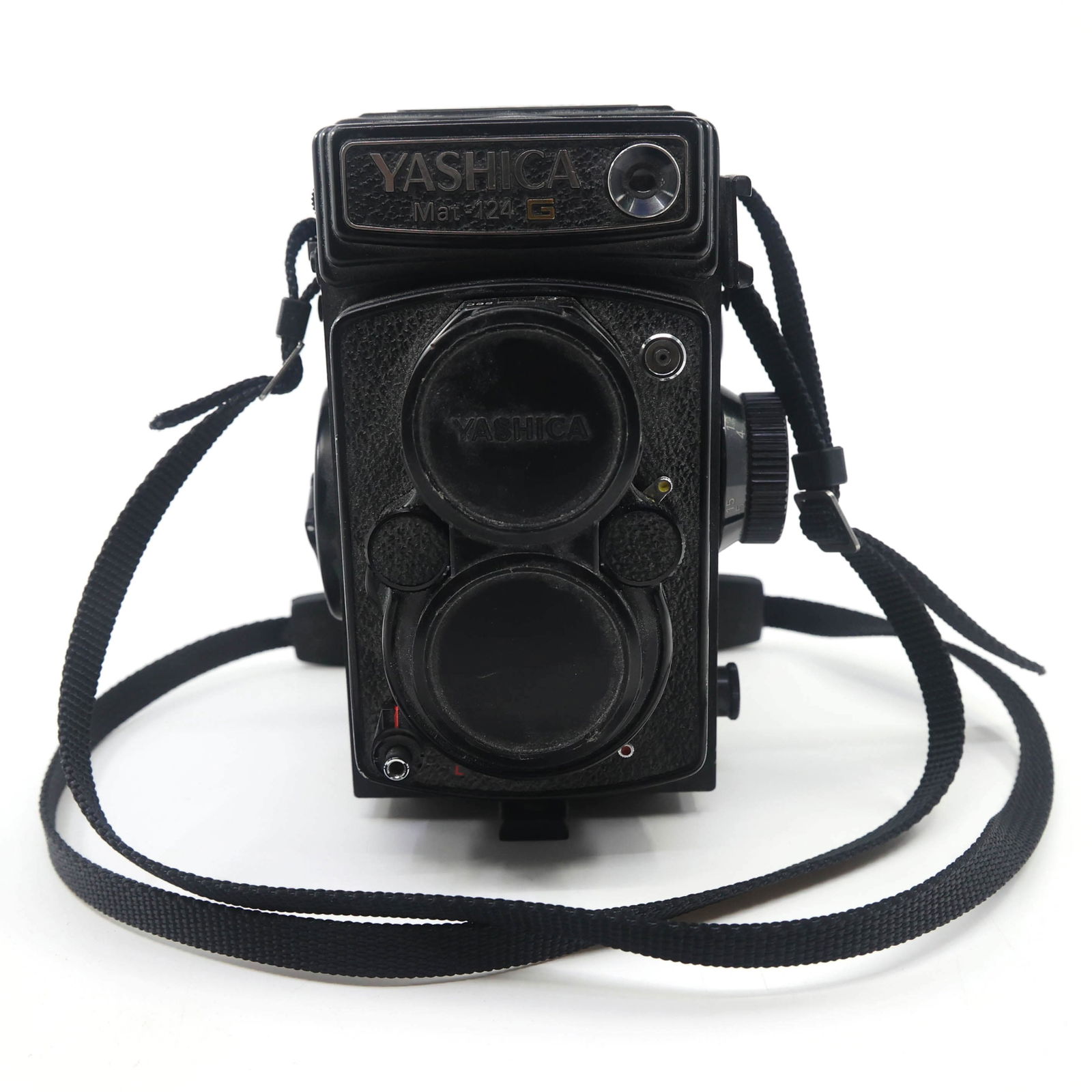 1970s YASHICA MAT-124G FILM CAMERA (1 of 6)