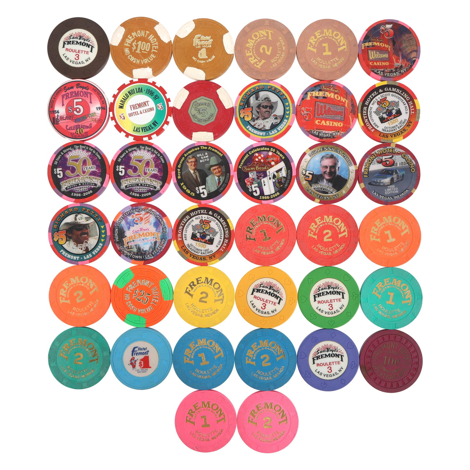 FREMONT CASINO CHIPS: FREMONT CASINO CHIPS Fremont casino chips: (17) Roulette (2) No cash value (1) 10¢ (1) $1 (16) $5 (1) $25 Size