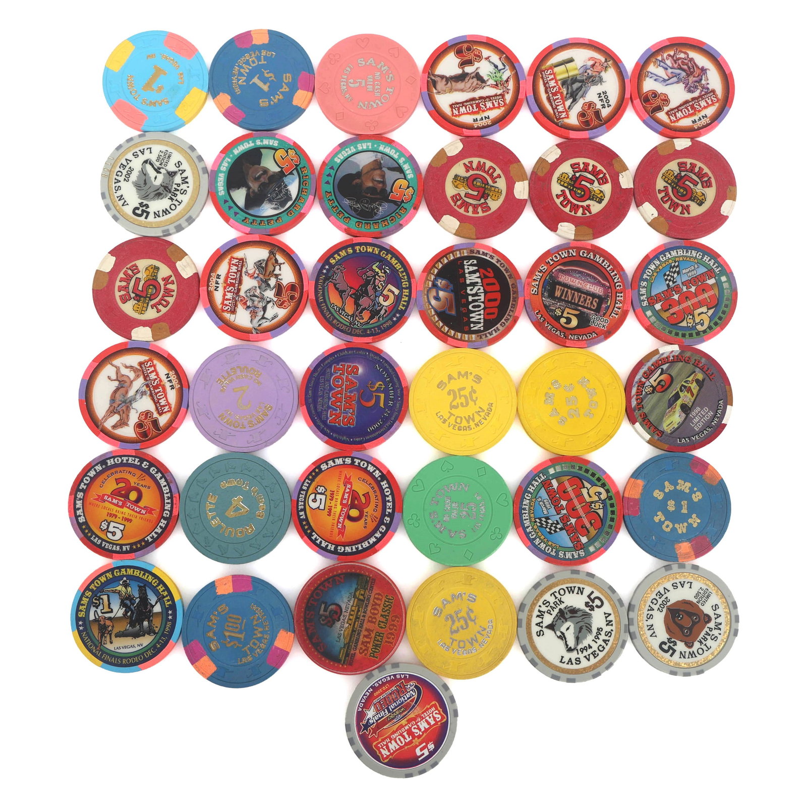 SAM'S TOWN CASINO CHIPS: SAM'S TOWN CASINO CHIPS Sam's Town casino chips: (1) 25¢ (5) $1 (25) $5 (2) Roulette (2) No Cash Value Size: 1.5"