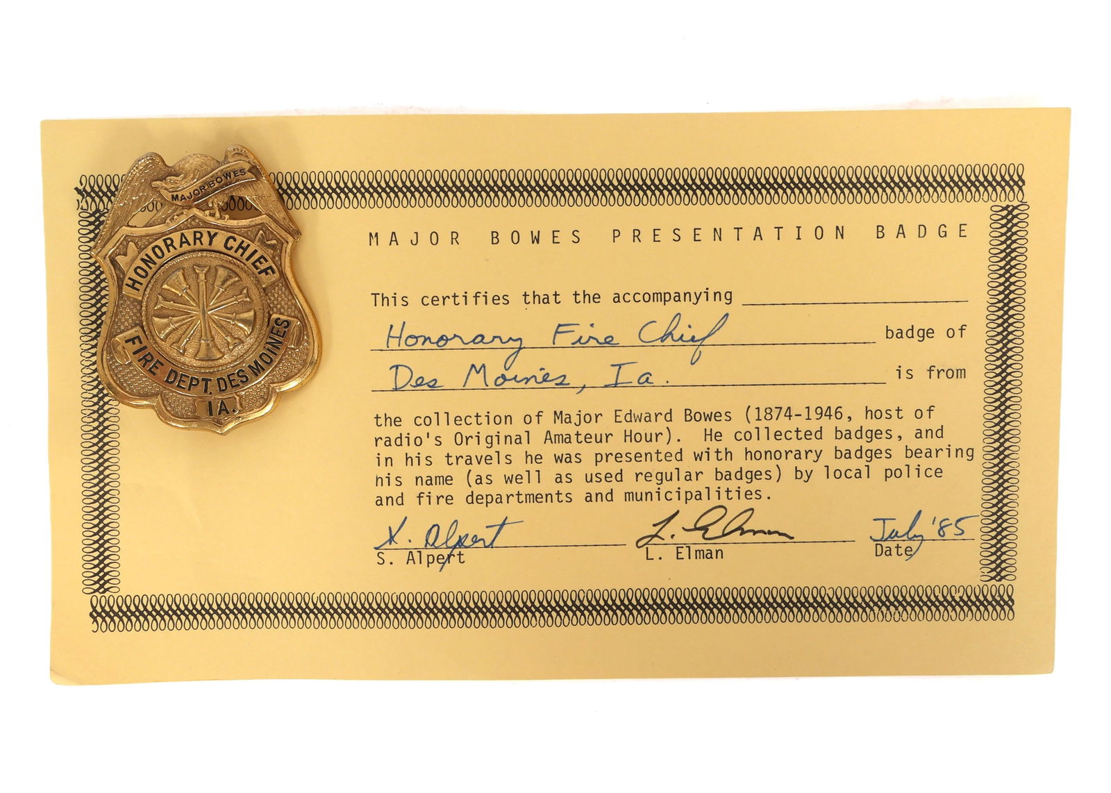 MAJOR BOWES AMATEUR HOUR DES MOINES IA FIRE CHIEF BADGE (1 of 4)