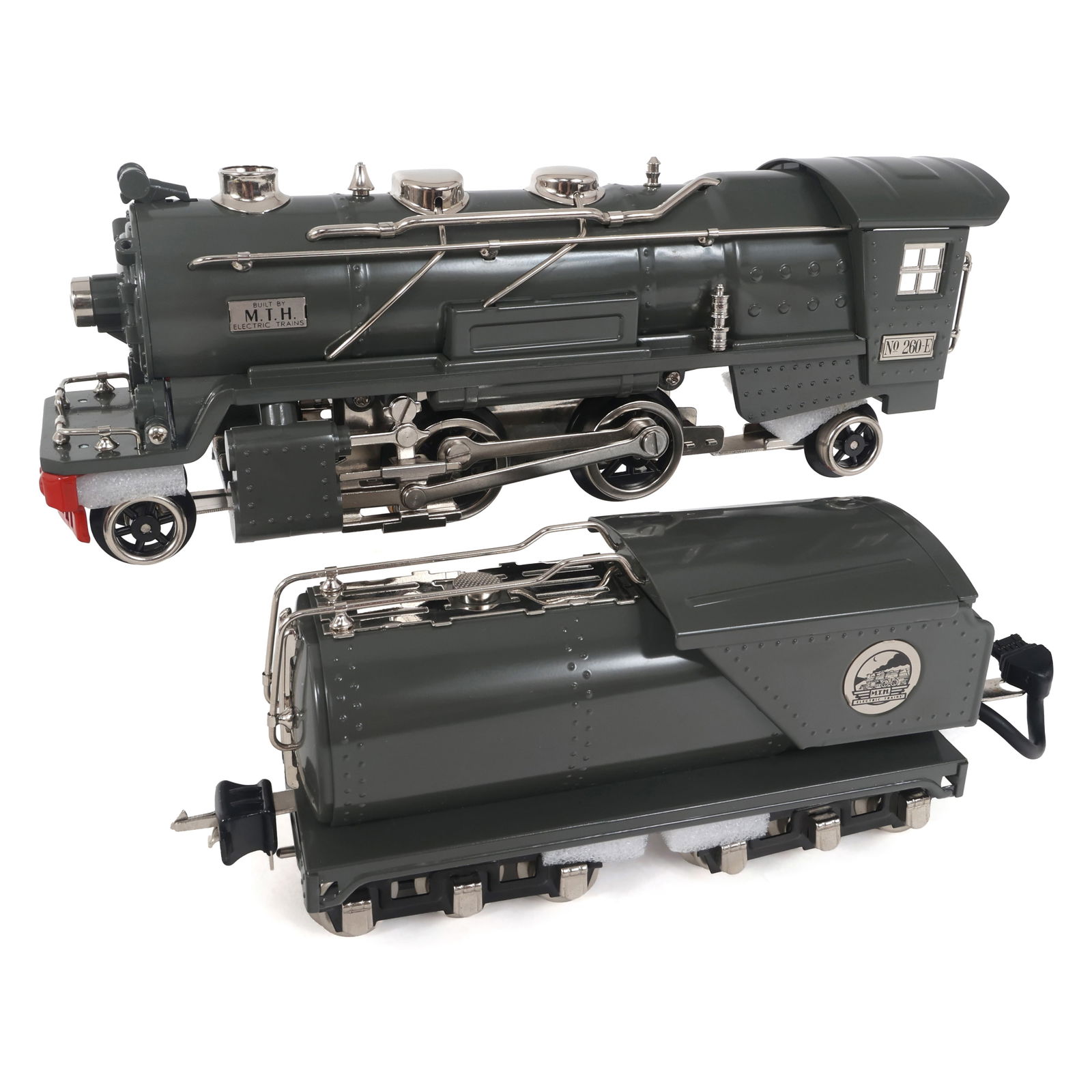 MTH O GAUGE 260E TINPLATE LOCOMOTIVE & TENDER TRAIN SET (1 of 3)