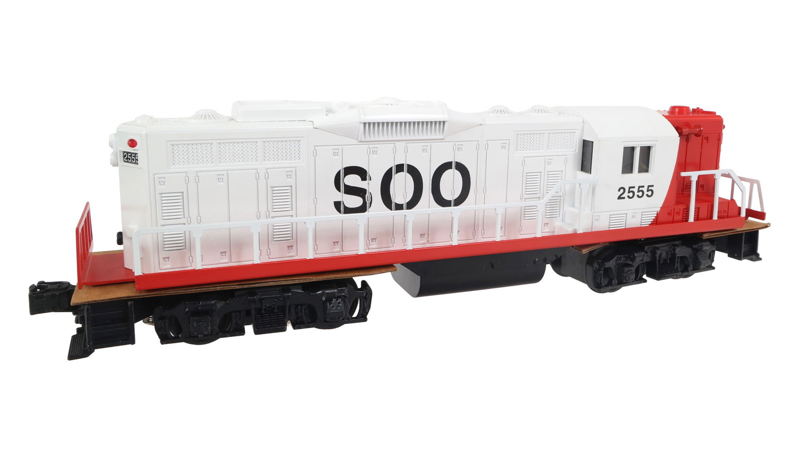 WILLIAMS O GAUGE GP-9 SOO LINE POWERED LOCOMOTIVE (1 of 7)