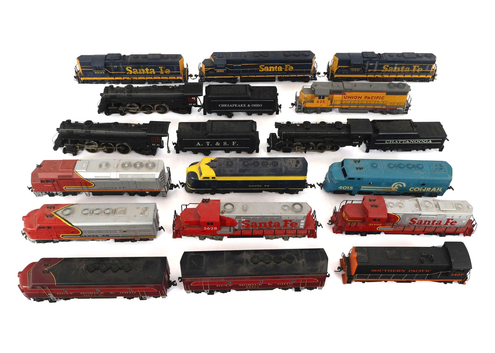HO GAUGE TRAIN ENGINES - LOT OF 16 (1 of 5)