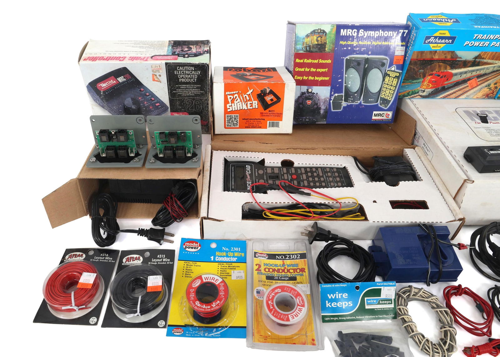 MODEL TRAIN POWER ACCESSORIES - 2