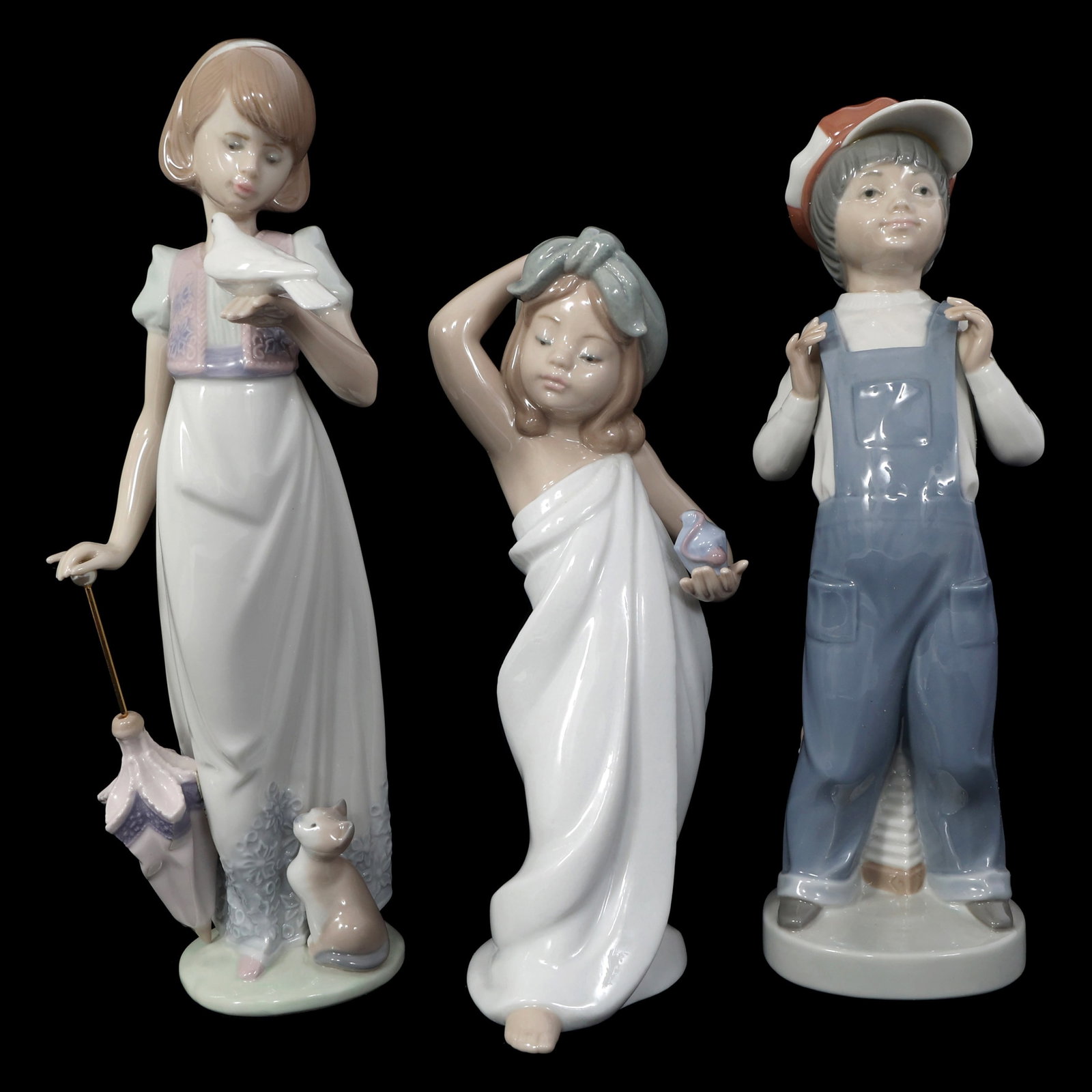 LLADRO PORCELAIN SMALL FIGURINES - LOT OF 3 (1 of 17)