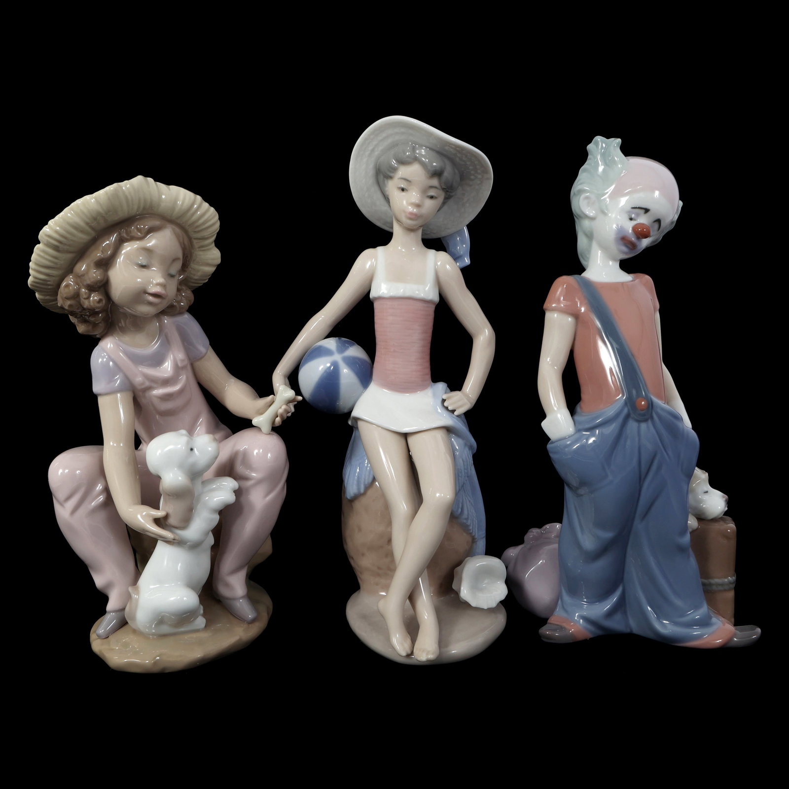 LLADRO PORCELAIN SMALL FIGURINES - LOT OF 3 (1 of 17)