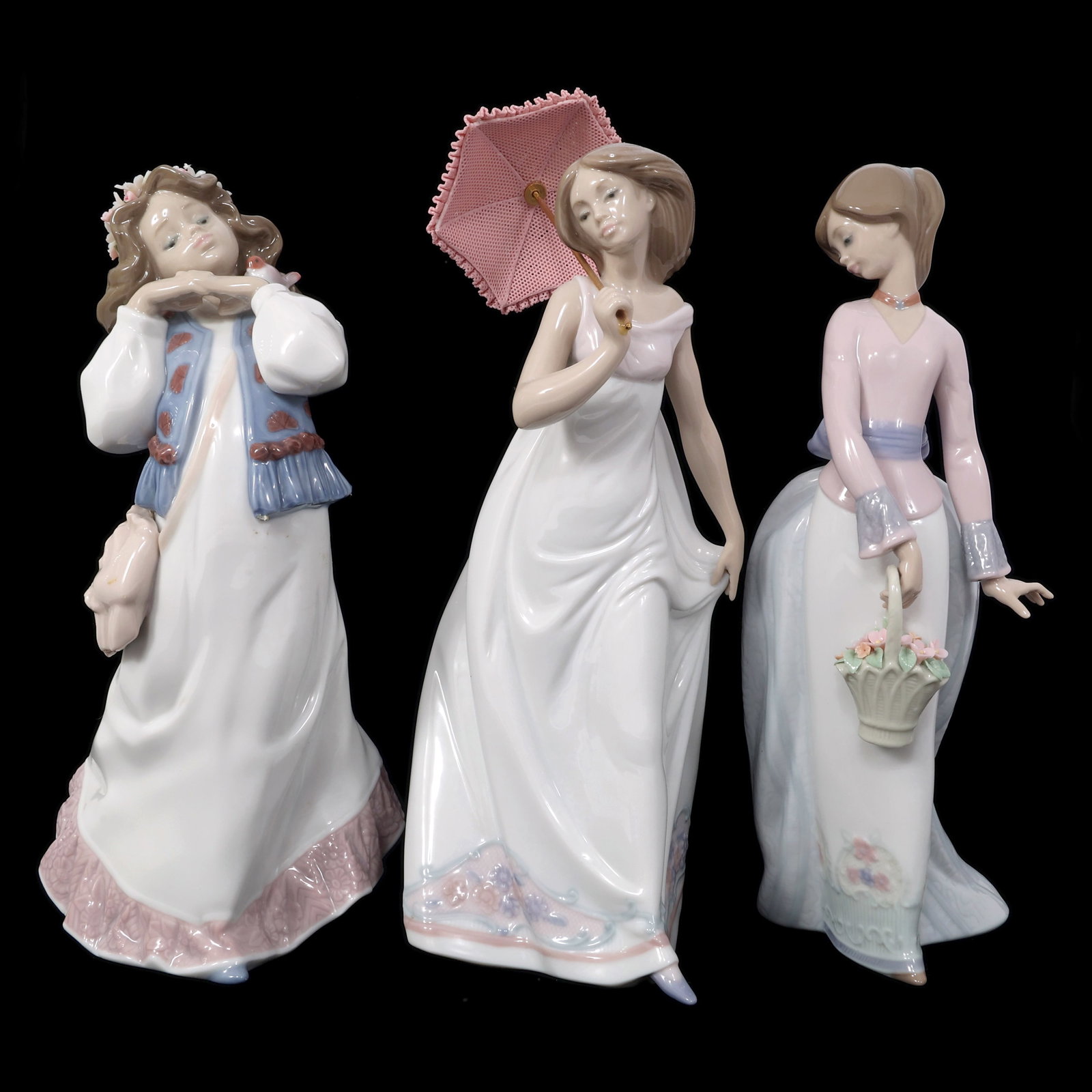 LLADRO PORCELAIN SMALL FIGURINES - LOT OF 3 (1 of 17)