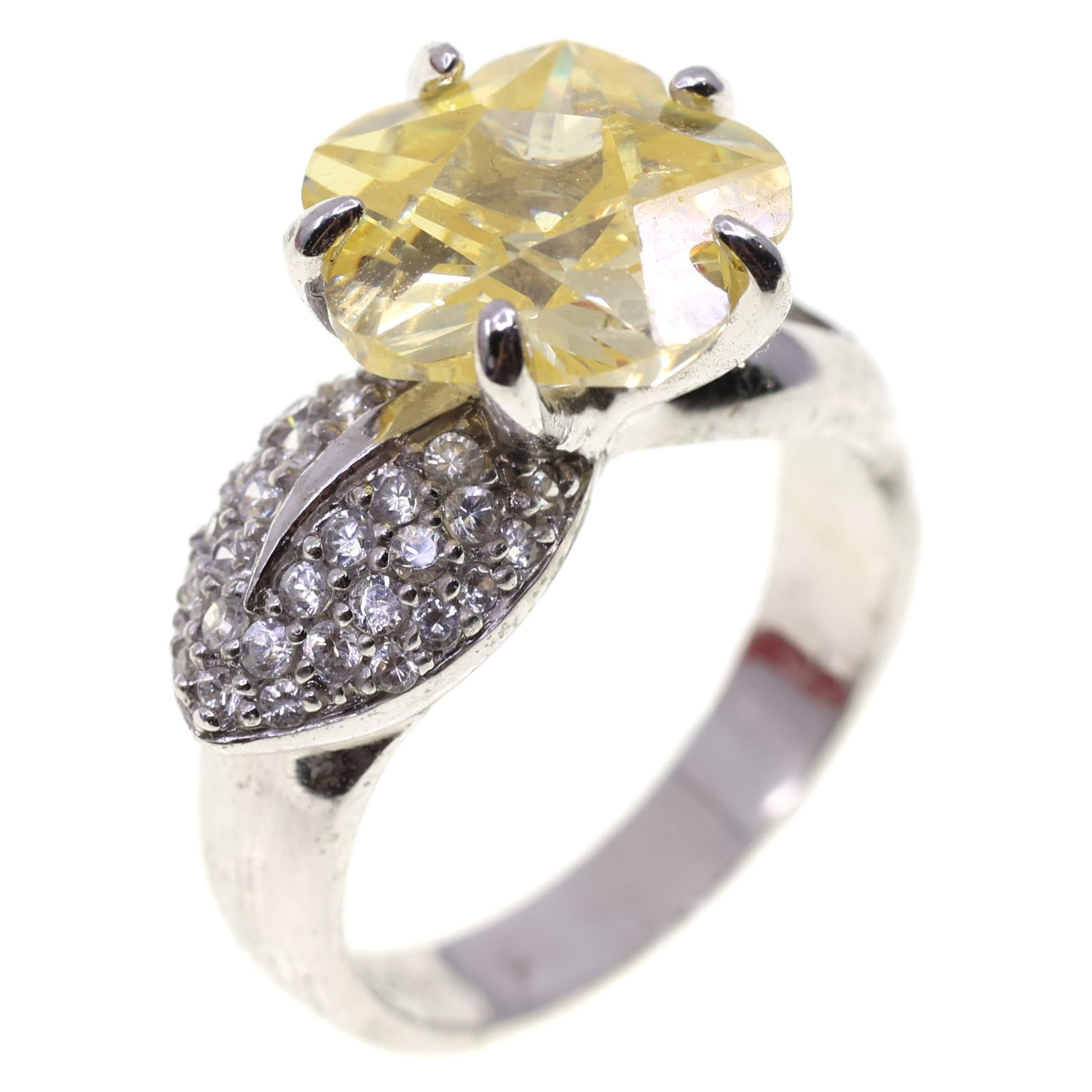 WOMEN'S STERLING SILVER CUBIC ZIRCONIA FASHION RING (1 of 6)