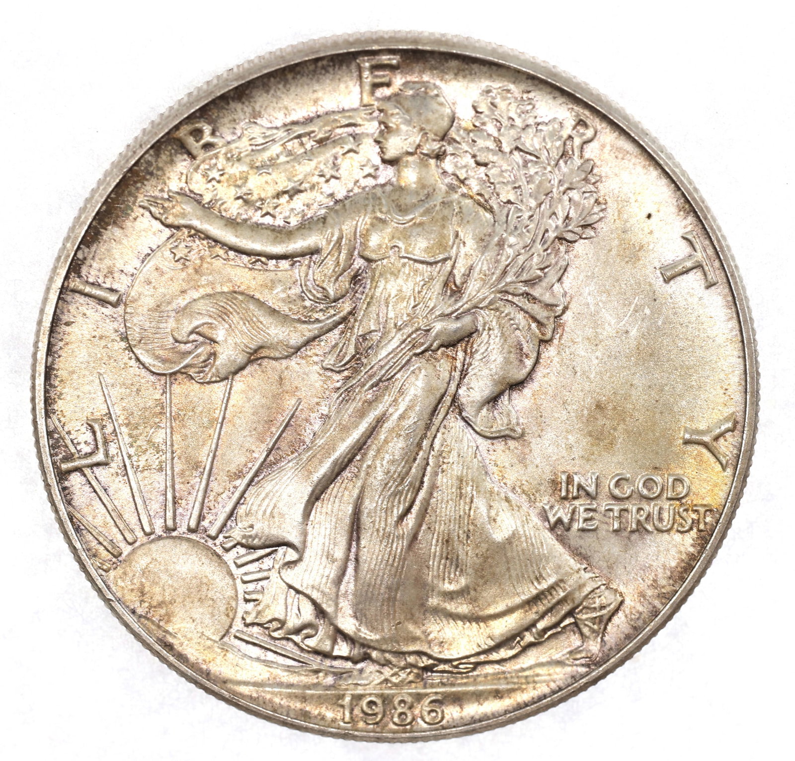 1986 US .999 SILVER EAGLE $1 COIN: 1986 US .999 SILVER EAGLE $1 COIN 1986 United States .999 silver Eagle $1 coin. IMPORTANT NOTE - PLEASE READ: OUR IN-HOUSE SHIPPING & INVOICING Shipping: LiveAuctioneers "LiveShipping" Is Unreas
