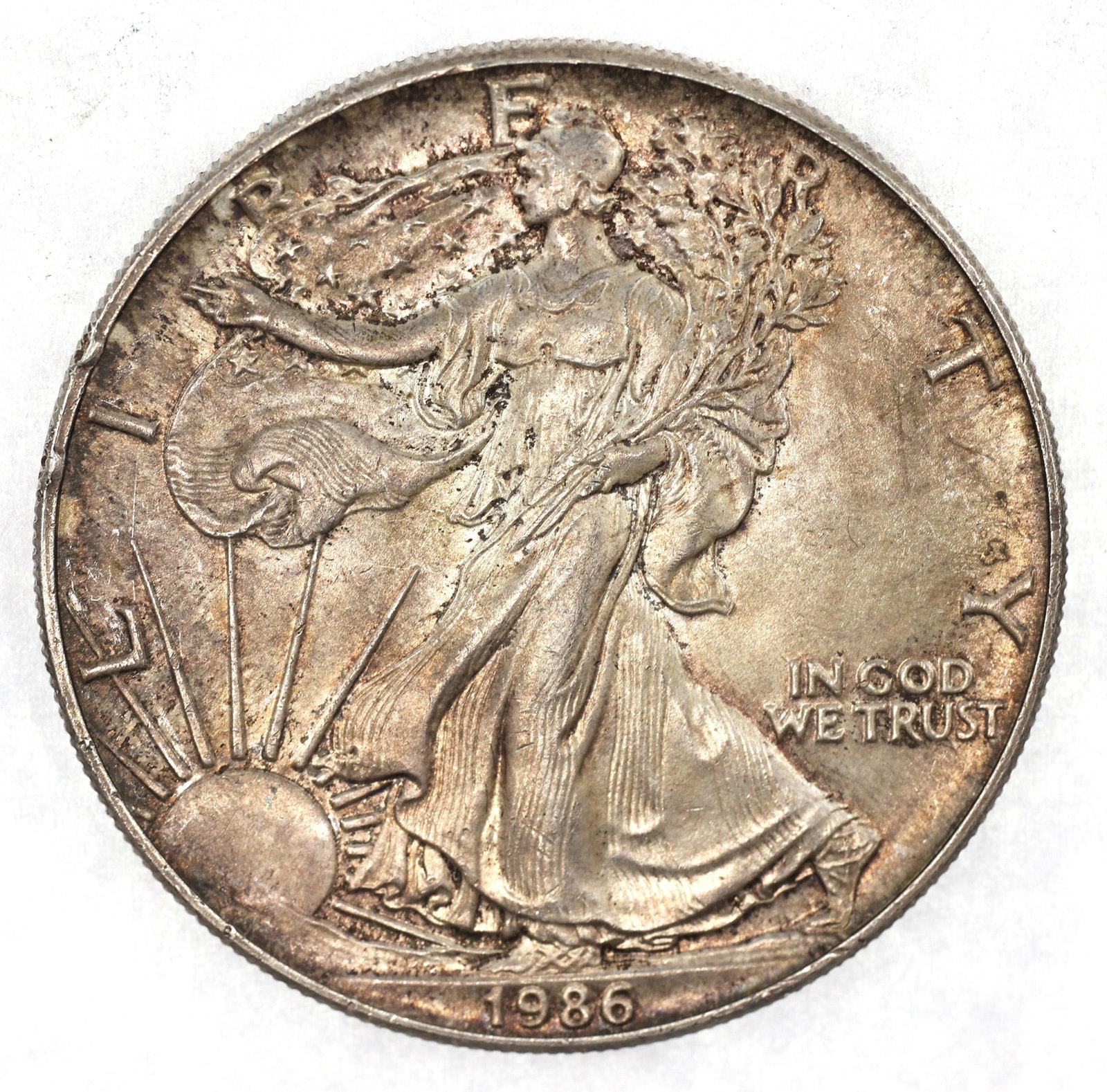 1986 US .999 SILVER EAGLE $1 COIN: 1986 US .999 SILVER EAGLE $1 COIN 1986 United States .999 silver 1 oz Eagle $1 coin. IMPORTANT NOTE - PLEASE READ: OUR IN-HOUSE SHIPPING & INVOICING Shipping: LiveAuctioneers "LiveShipping" Is U