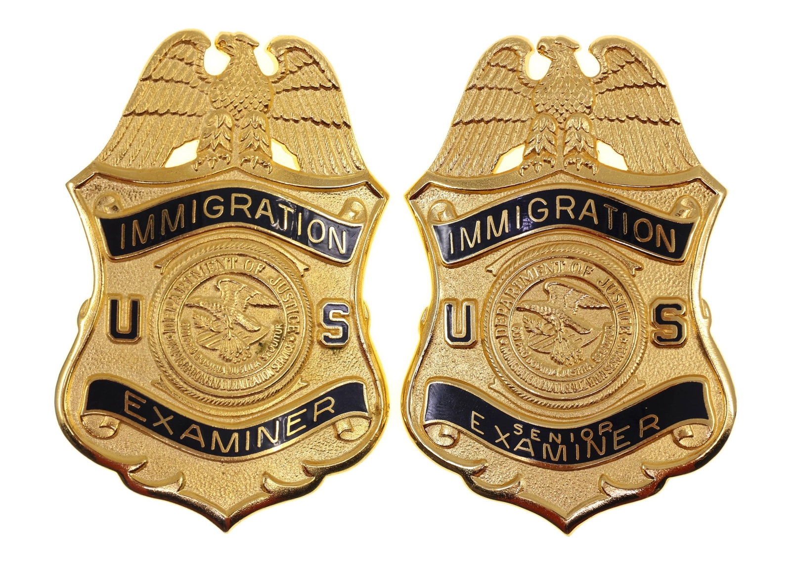 OBSOLETE U.S. IMMIGRATION EXAMINER BADGES: OBSOLETE U.S. IMMIGRATION EXAMINER BADGES Obsolete U.S. Immigration Badges Senior Examiner Numbered SEN 0102 Examiner Numbered EXM 1263