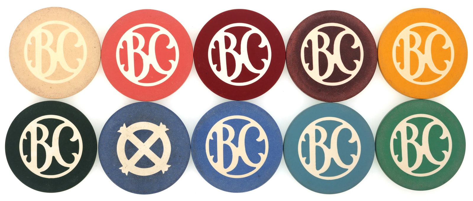 BILTMORE COUNTRY CLUB GAME ROOM SEAL & CREST CHIPS: BILTMORE COUNTRY CLUB GAME ROOM SEAL & CREST CHIPS Ten Biltmore Country Club (St. Louis, MO, 1929-1979) game room seal and crest gaming chips. Size: 39.5mm IMPORTANT NOTE - PLEASE READ: