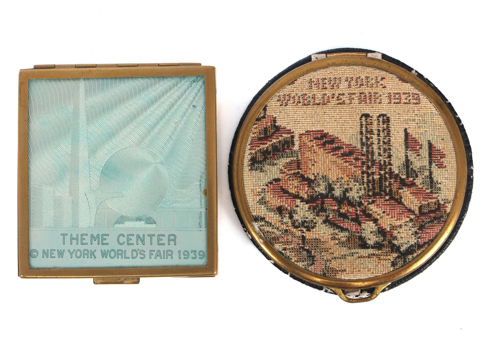 NEW YORK WORLD'S FAIR 1939 GOLD-TONE SOUVENIR COMPACTS (1 of 8)