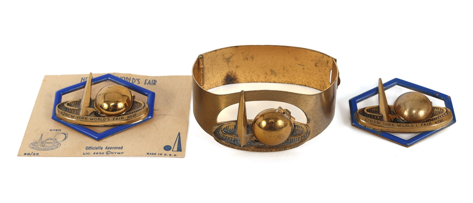 NEW YORK WORLD'S FAIR 1939 GOLD-FILLED LOCKET JEWELRY (1 of 7)