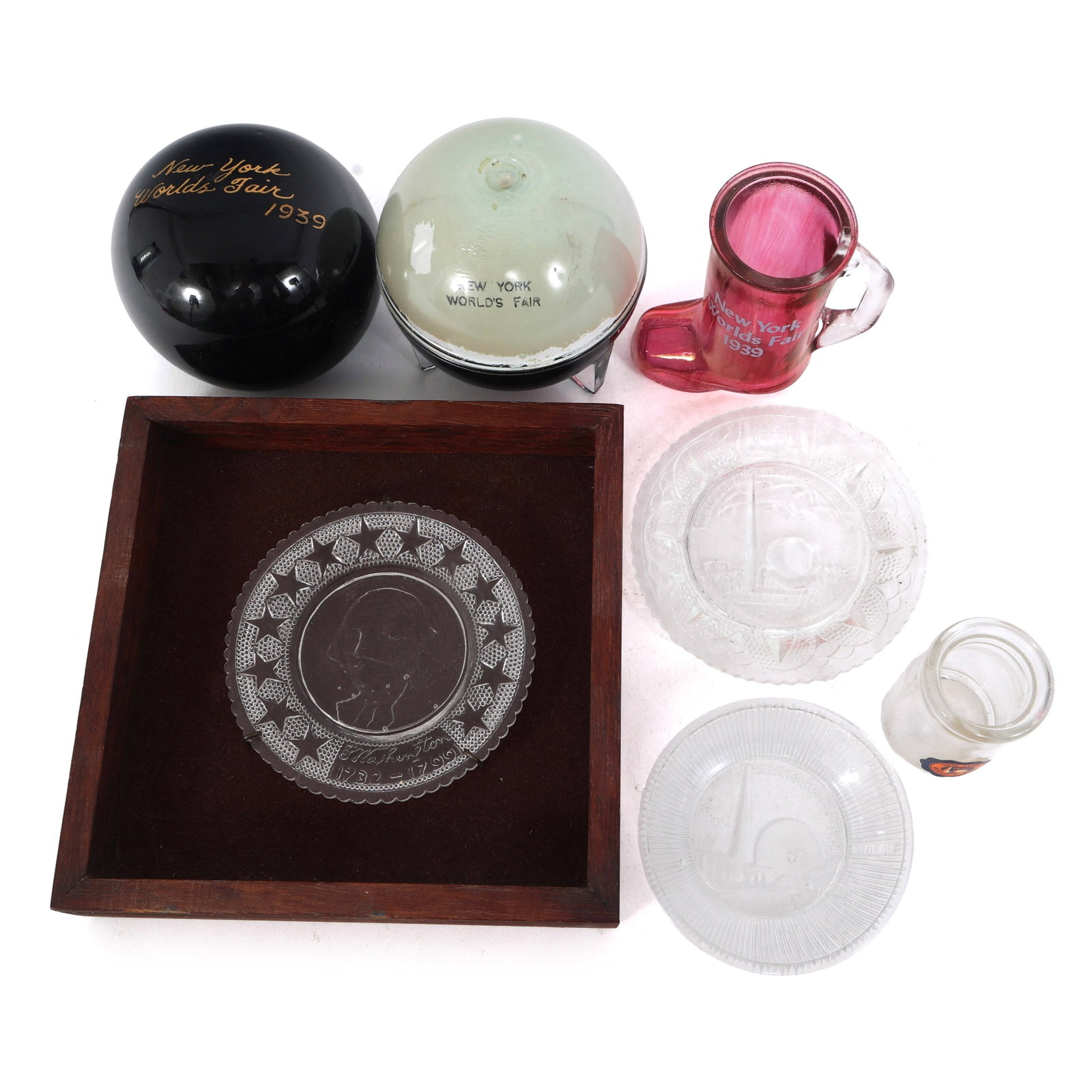 NEW YORK WORLD'S FAIR 1939 GLASS SOUVENIRS (1 of 14)