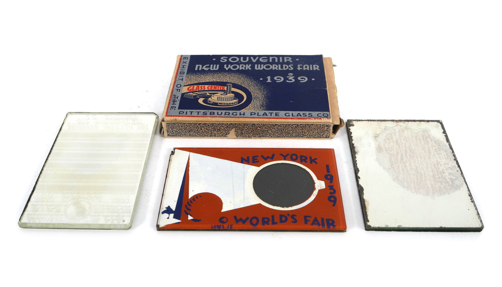 NEW YORK WORLD'S FAIR 1939 GLASS POCKET MIRRORS (1 of 11)