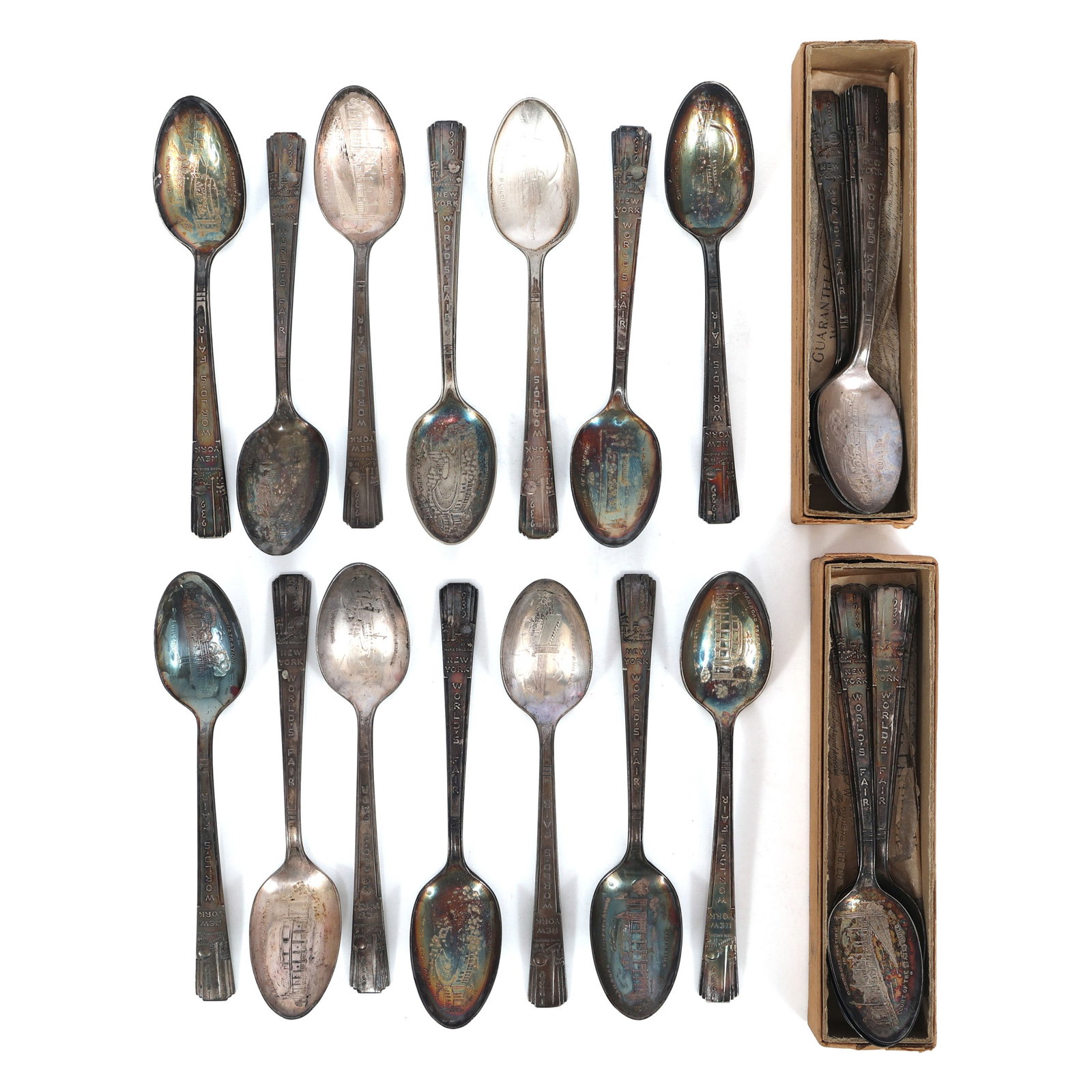 NEW YORK WORLD'S FAIR 1939 SILVERPLATE SOUVENIR SPOONS (1 of 4)