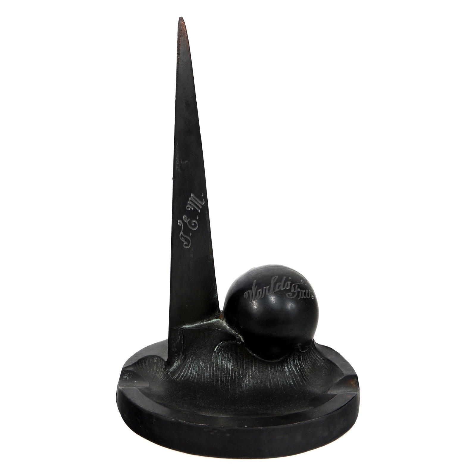 NEW YORK WORLD'S FAIR 1939 TRYLON & PERISPHERE ASHTRAY (1 of 3)