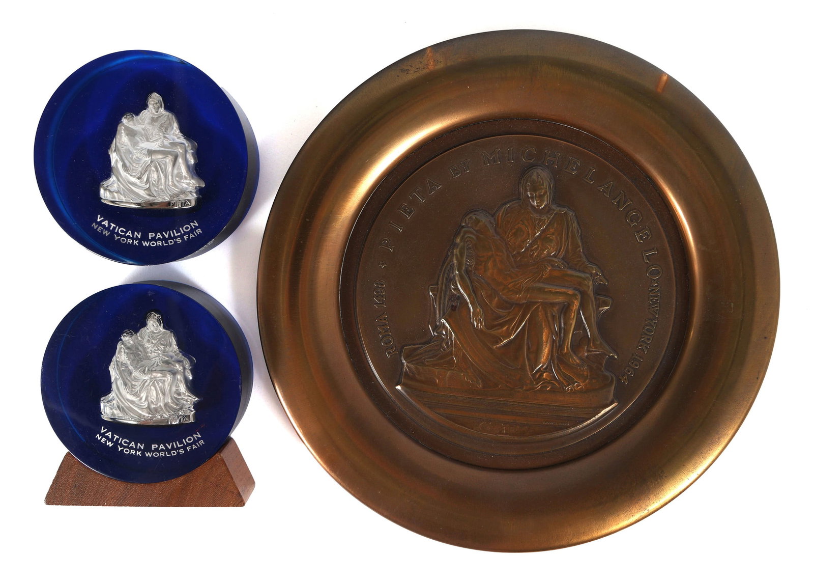 NEW YORK WORLD'S FAIR 1964 VATICAN PIETA PAPERWEIGHTS (1 of 11)