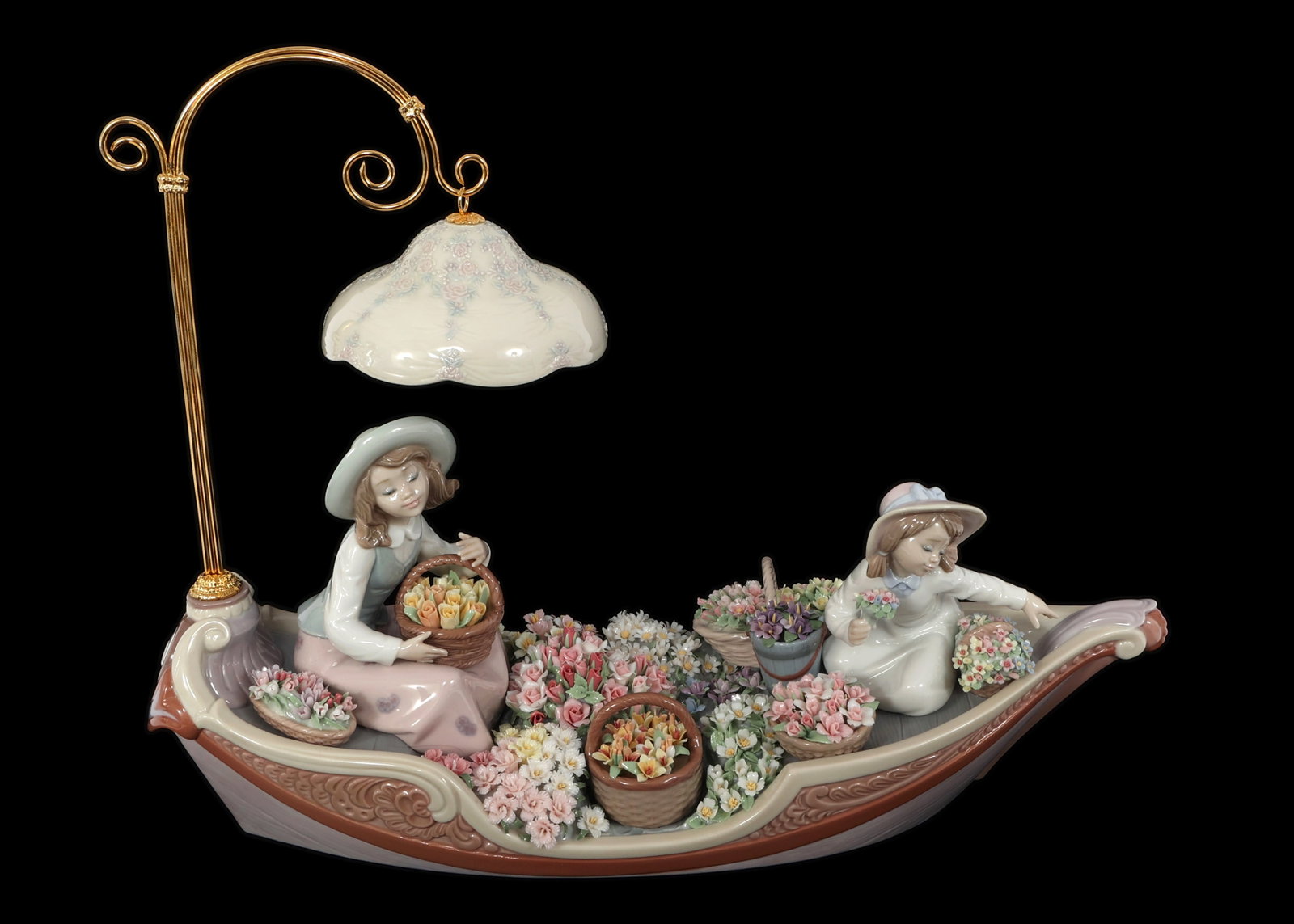 LLADRO PORCELAIN FIGURINE "FLOWERS FOREVER" (1 of 10)