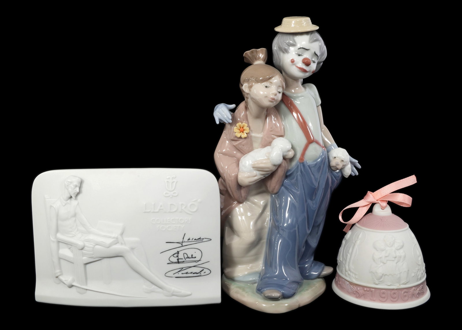 LLADRO PORCELAIN FIGURINES - LOT OF 3: LLADRO PORCELAIN FIGURINES - LOT OF 3 Lladro Porcelain Figurines. Includes: #17601 Charter Member Plaque #16297 1996 Christmas Bell #07686 Pals Forever (includes original box)<