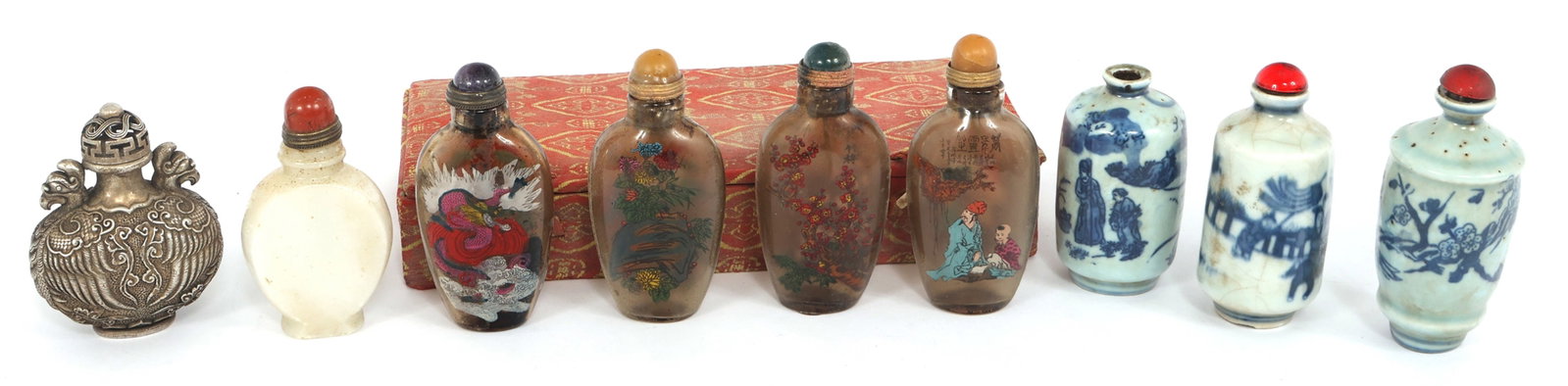 CHINESE SNUFF BOTTLES - GLASS, PORCELAIN, STONE, METAL (1 of 10)