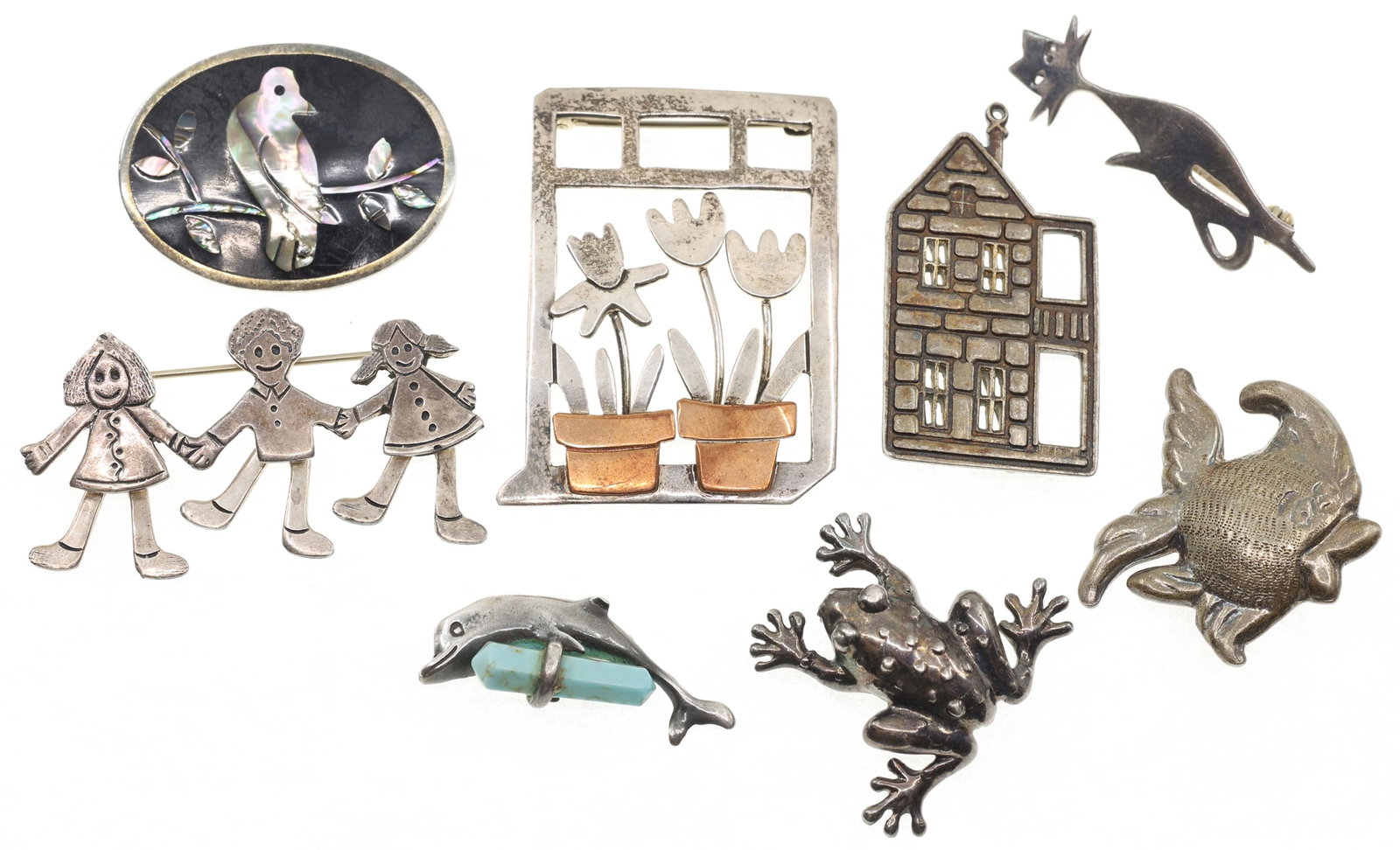 STERLING SILVER FASHION BROOCHES: STERLING SILVER FASHION BROOCHES Sterling silver fashion brooches: Animals Plants Figural Weight: 76g IMPORTANT NOTE - PLEASE READ: REGARDING OUR IN-HOUSE SHIPPING &