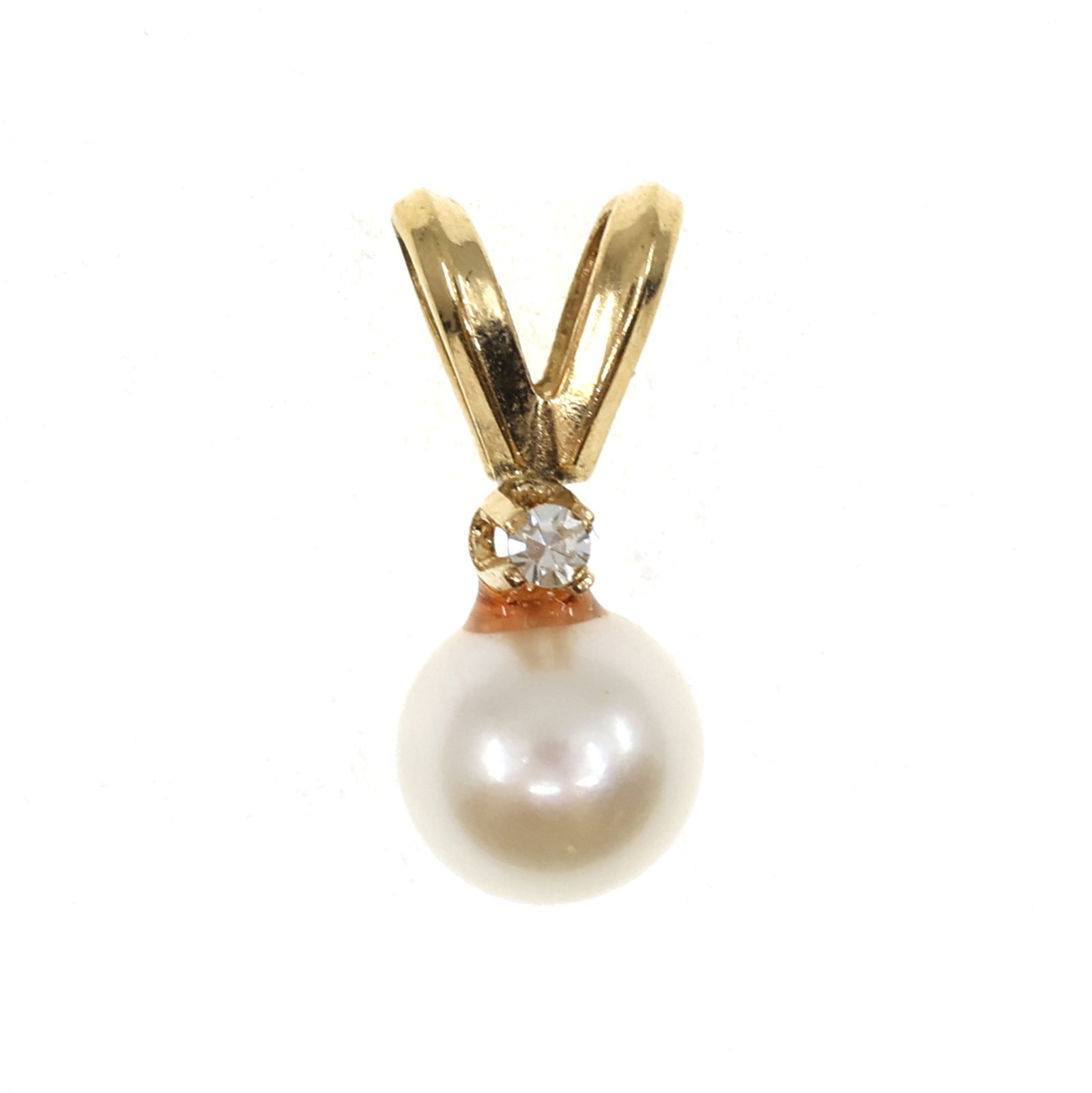 14K YELLOW GOLD PEARL & DIAMOND PENDANT: 14K YELLOW GOLD PEARL & DIAMOND PENDANT 14K yellow gold pendant with (1) 5.5mm pearl, (1) 0.01 ct round diamond. Weight: 1g IMPORTANT NOTE - PLEASE READ: REGARDING OUR IN-HOUSE SHIPPING & INVOICING Sh