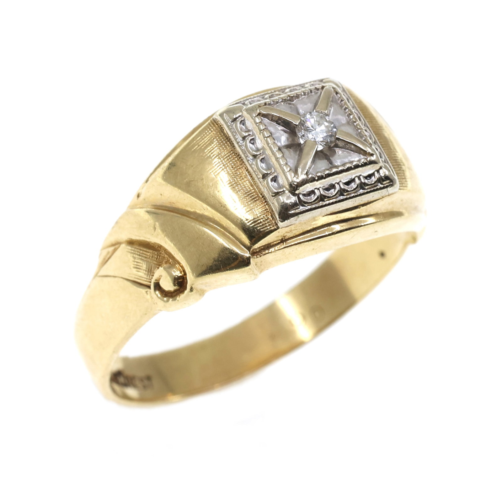 MEN'S 14K YELLOW GOLD 0.06 CT DIAMOND FASHION RING: MEN'S 14K YELLOW GOLD 0.06 CT DIAMOND FASHION RING Men's 14K yellow gold fashion ring with a 0.06 ct round white diamond. Size: 11 Weight: 5g IMPORTANT NOTE - PLEASE READ: REGARDING OUR IN-
